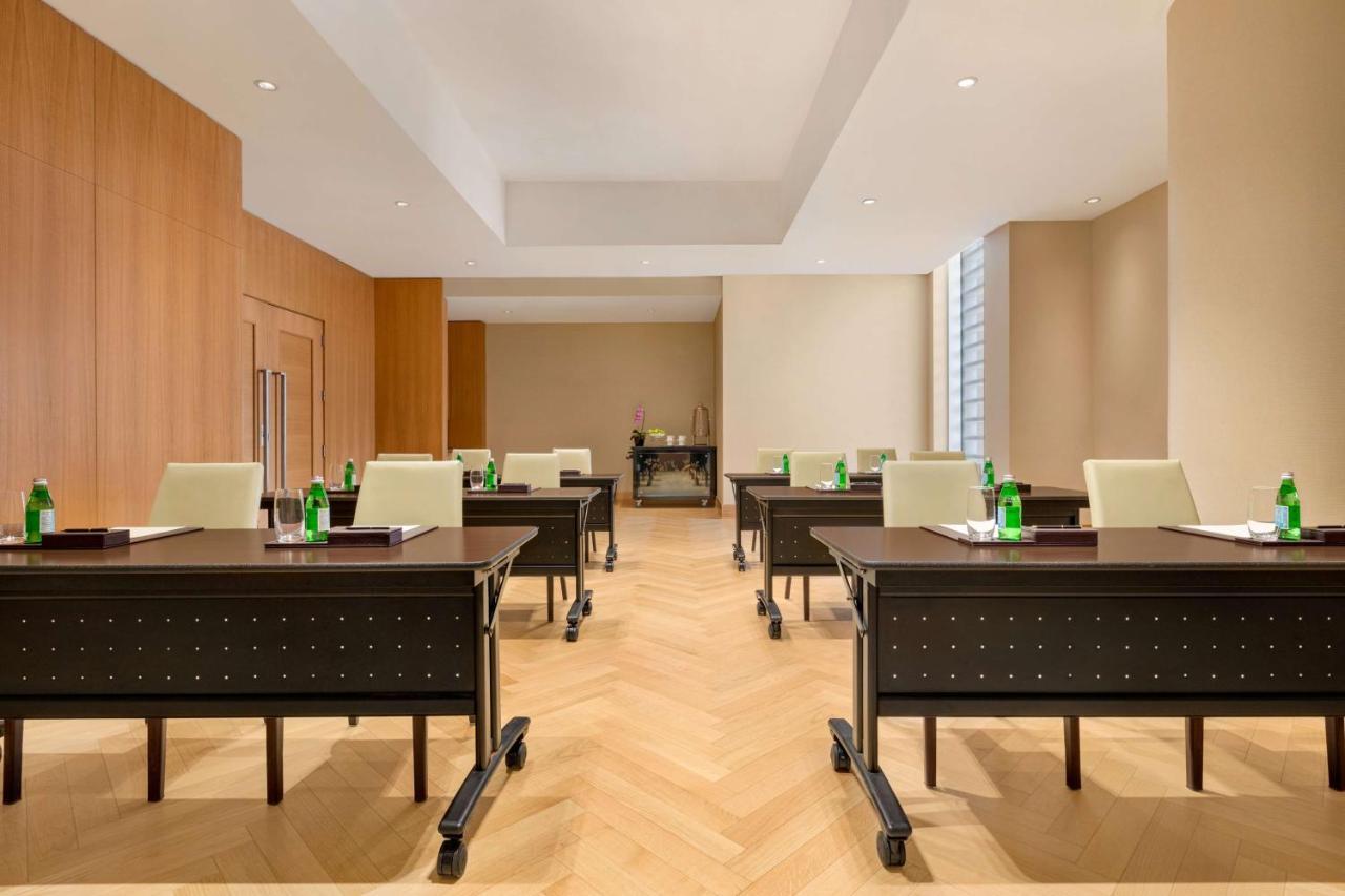 Shangri-La Toronto Bagian luar foto