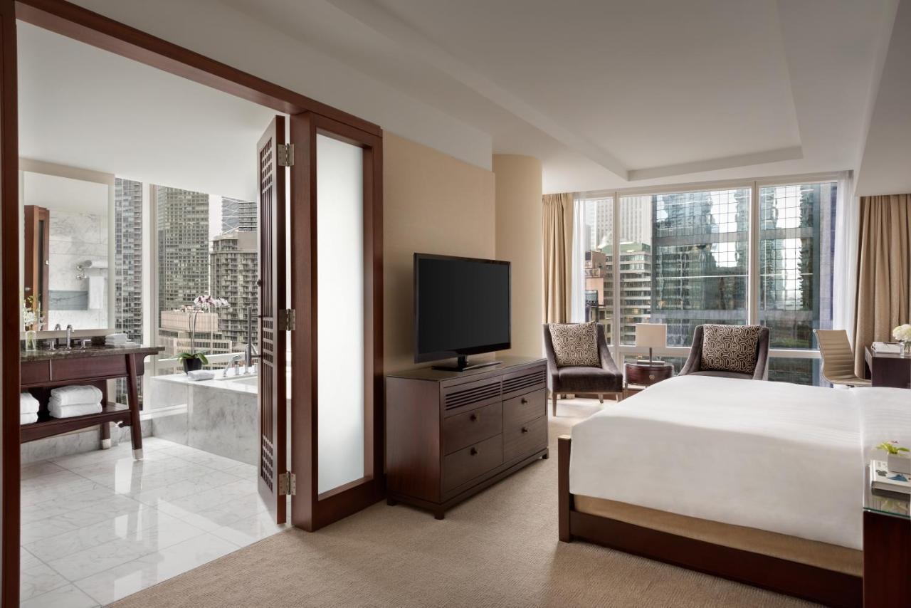 Shangri-La Toronto Bagian luar foto